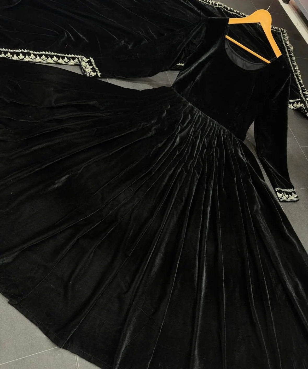 Velvet maxi
