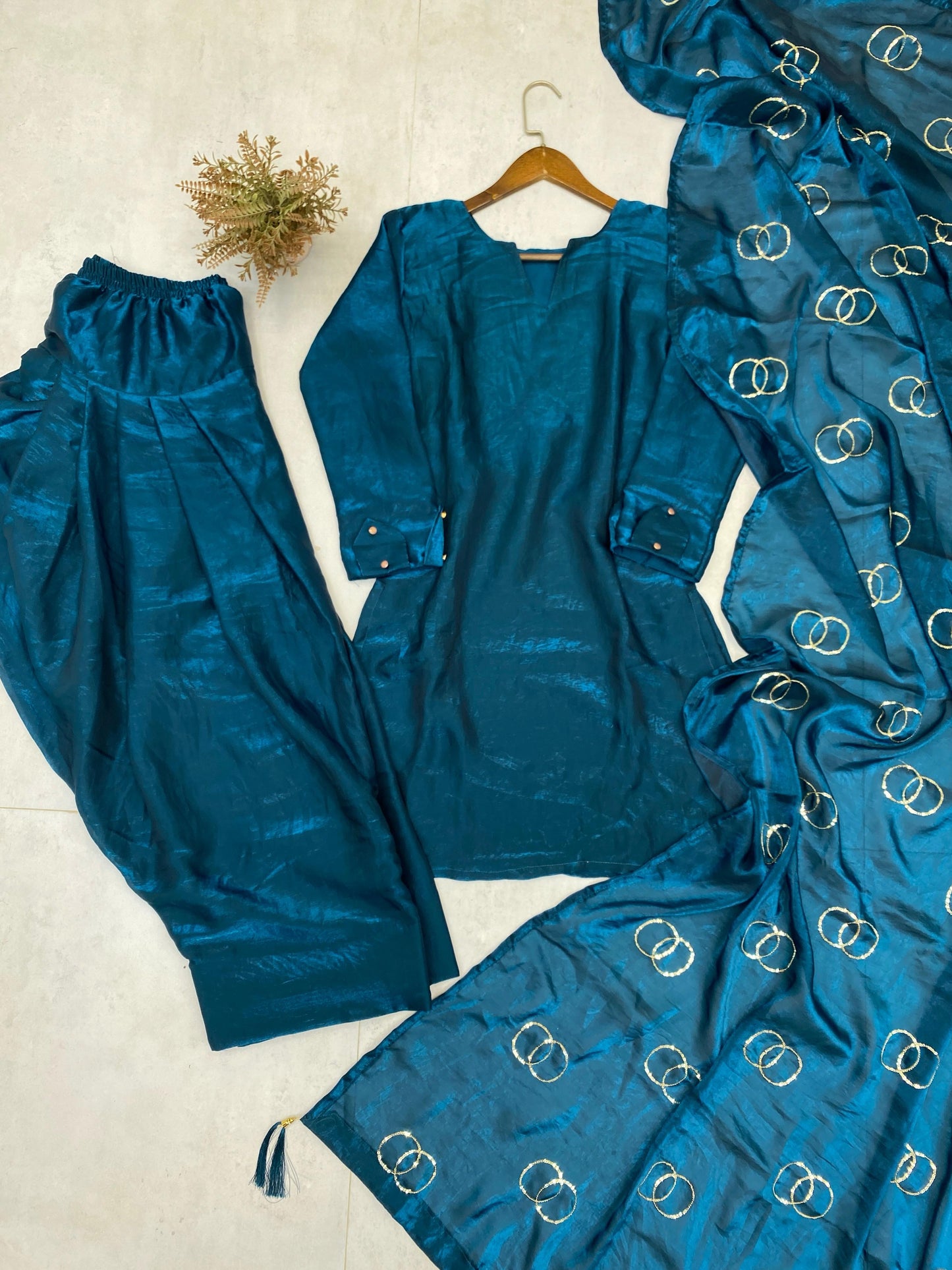 Farshi Salwar